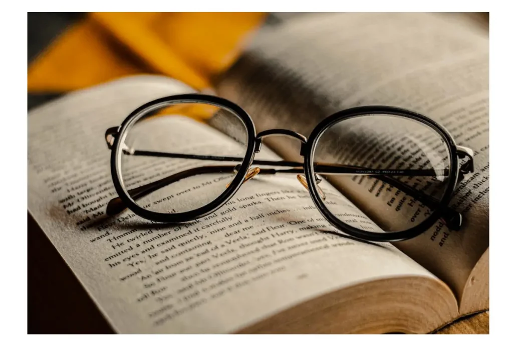 Reading glass in Dubai