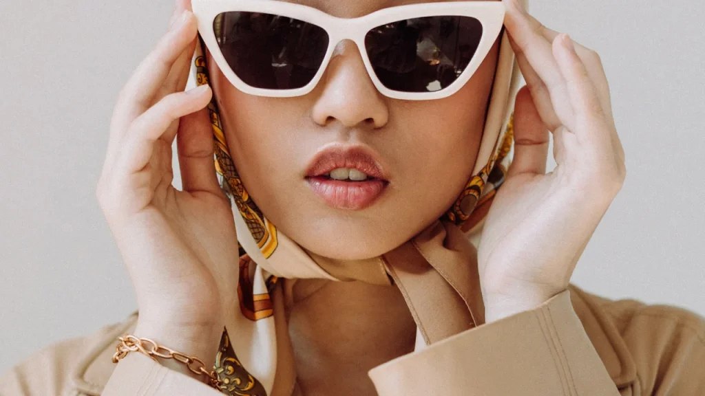 Cat-Eye Sunglasses for a Round Face