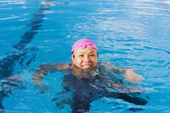 Is It Safe to Wear Contact Lenses While Swimming